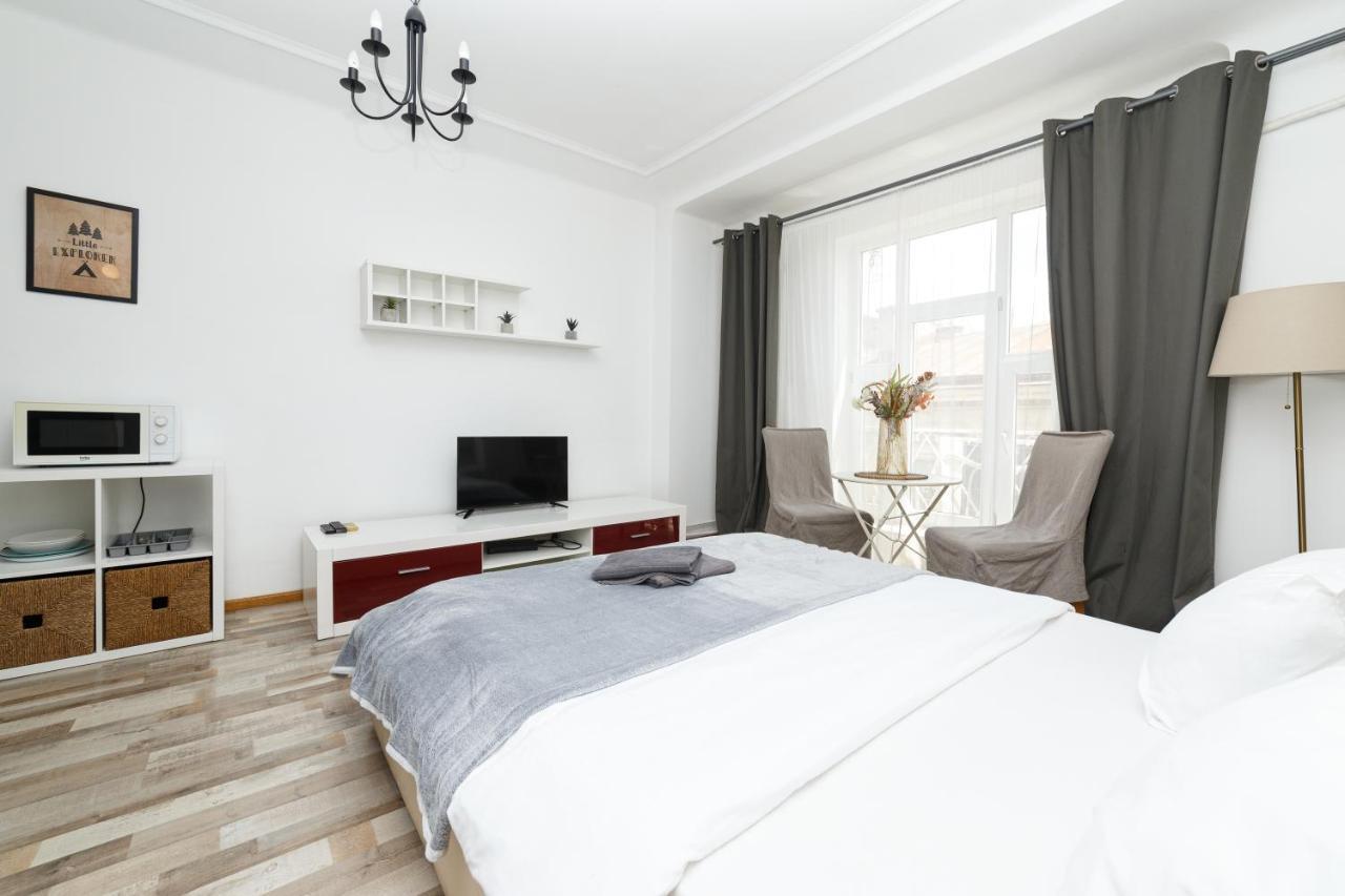 Color Apartments Street Blanari 12 บูคาเรสต์ ภายนอก รูปภาพ
