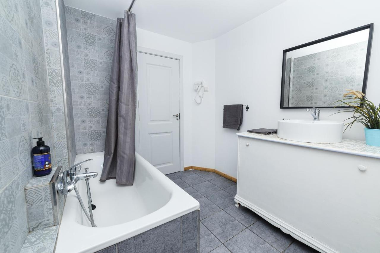 Color Apartments Street Blanari 12 บูคาเรสต์ ภายนอก รูปภาพ