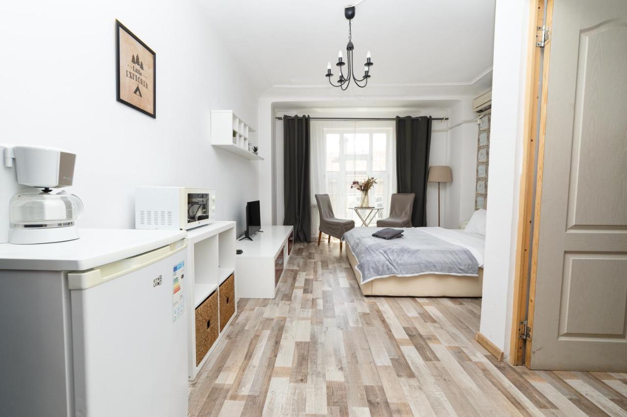 Color Apartments Street Blanari 12 บูคาเรสต์ ภายนอก รูปภาพ