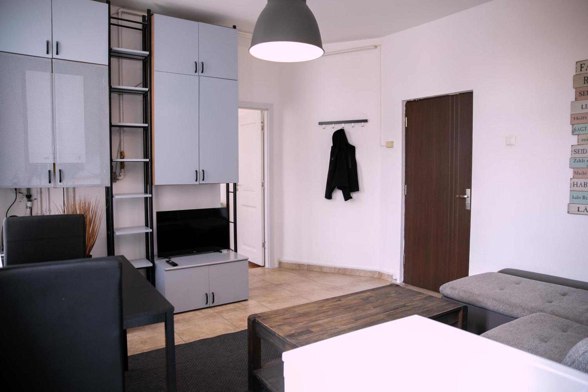 Color Apartments Street Blanari 12 บูคาเรสต์ ภายนอก รูปภาพ