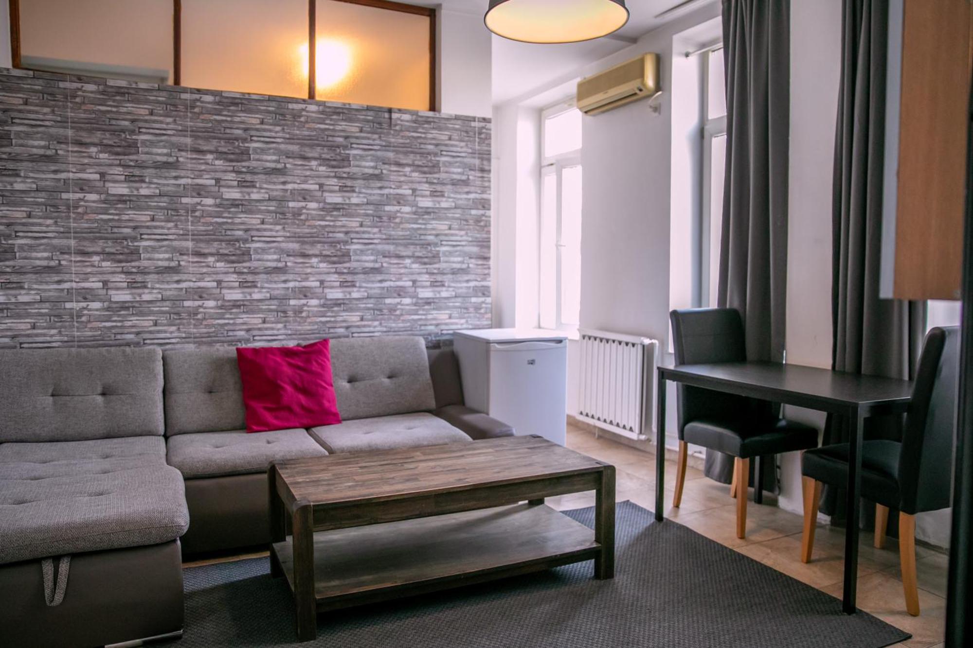 Color Apartments Street Blanari 12 บูคาเรสต์ ภายนอก รูปภาพ