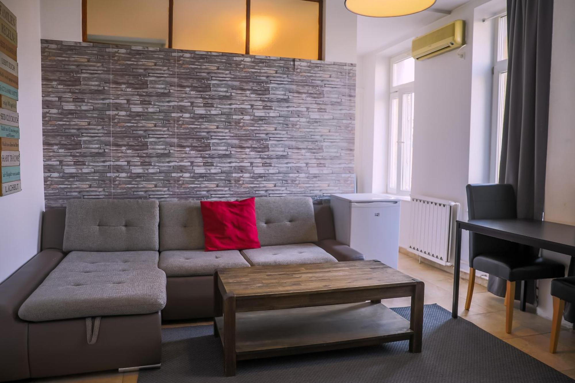 Color Apartments Street Blanari 12 บูคาเรสต์ ภายนอก รูปภาพ